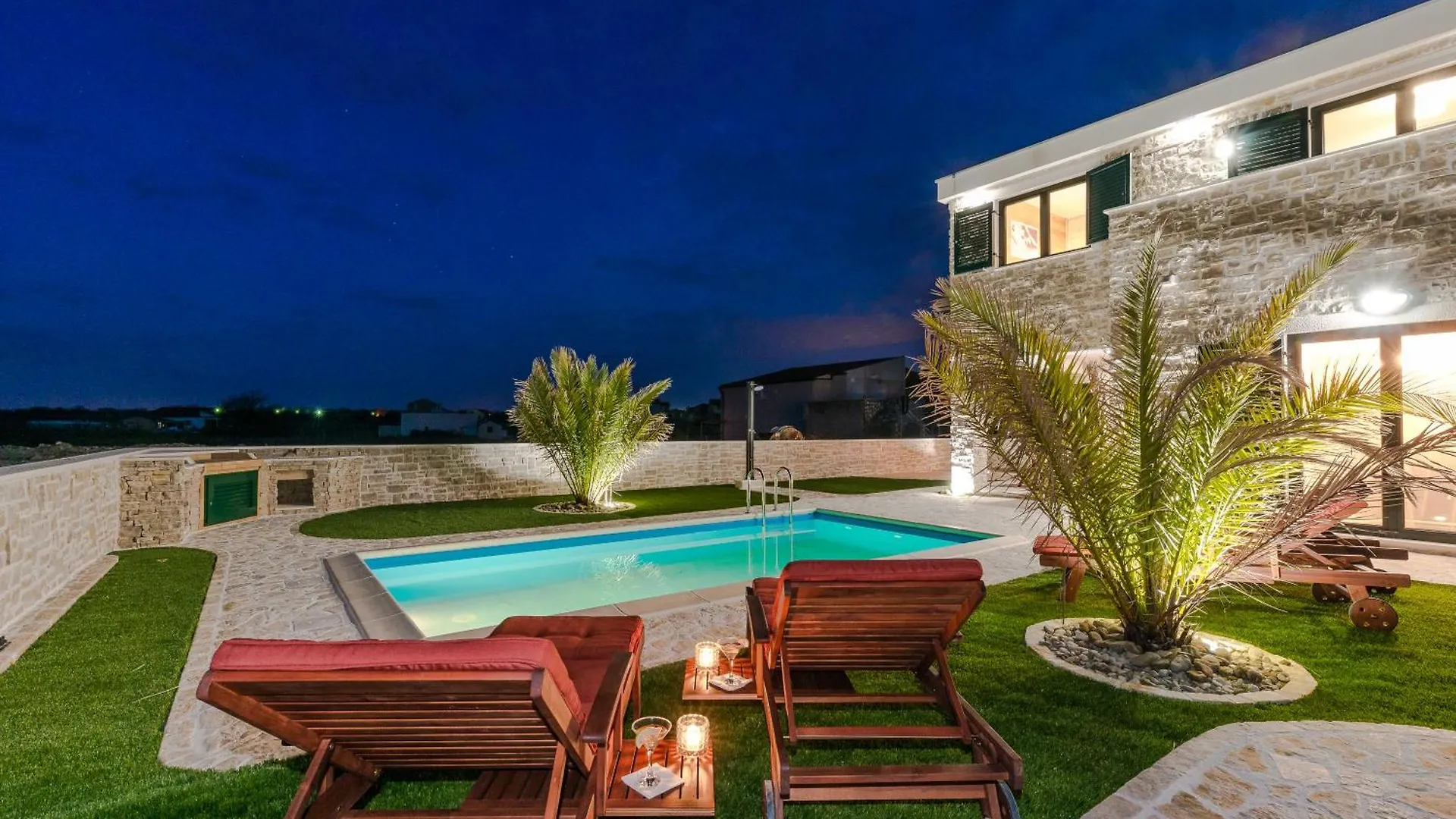 Villa Stella With Heated Swimming Pool Privlaka  Croatia