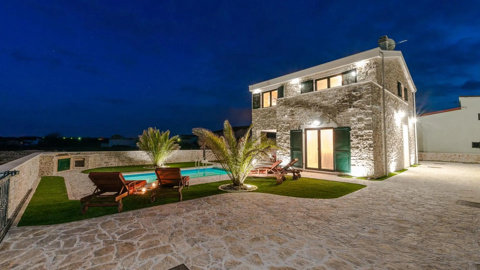 Villa Stella With Heated Swimming Pool Privlaka   Privlaka (Zadar)