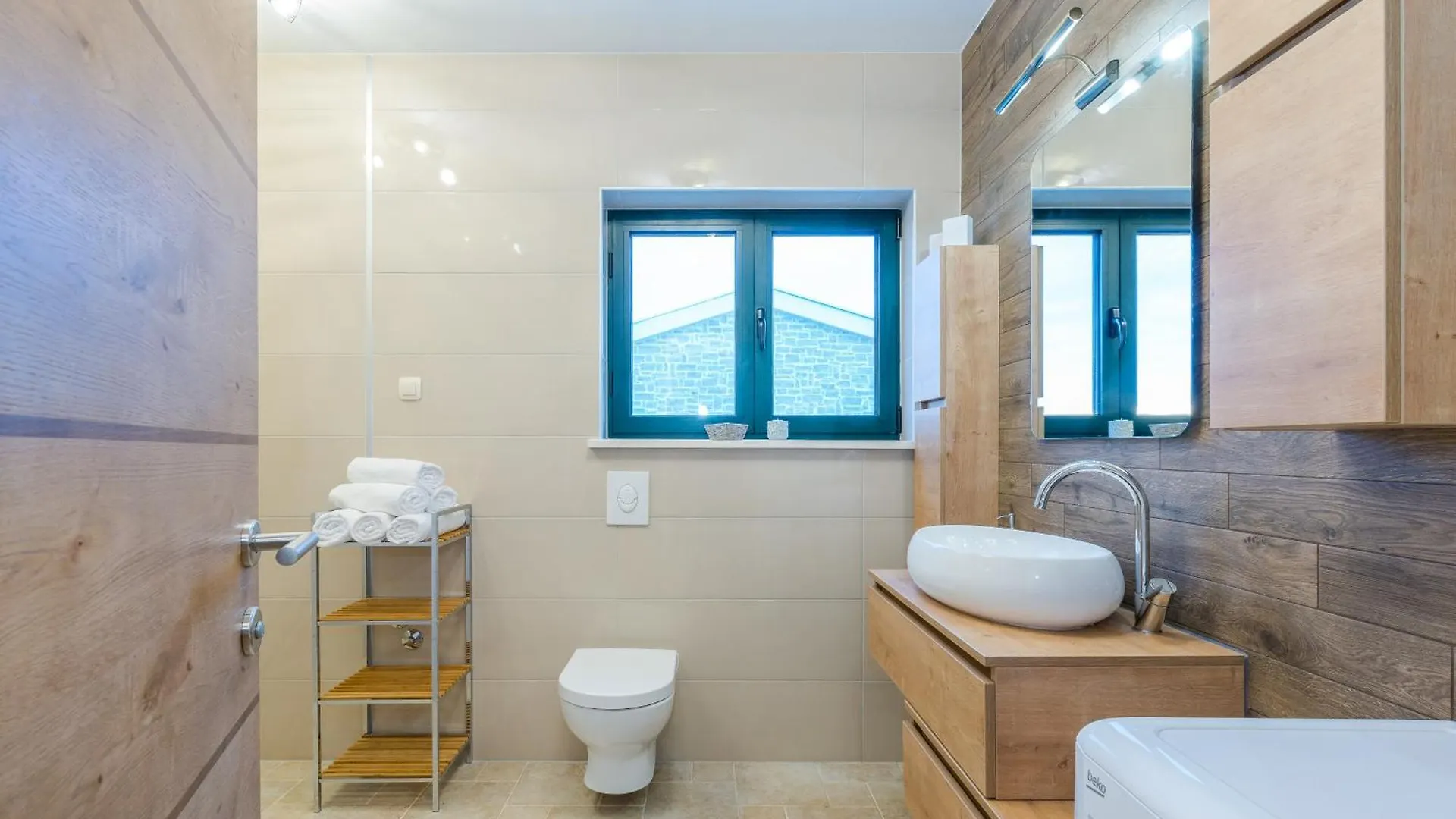 Villa Stella With Heated Swimming Pool Privlaka  Croatia