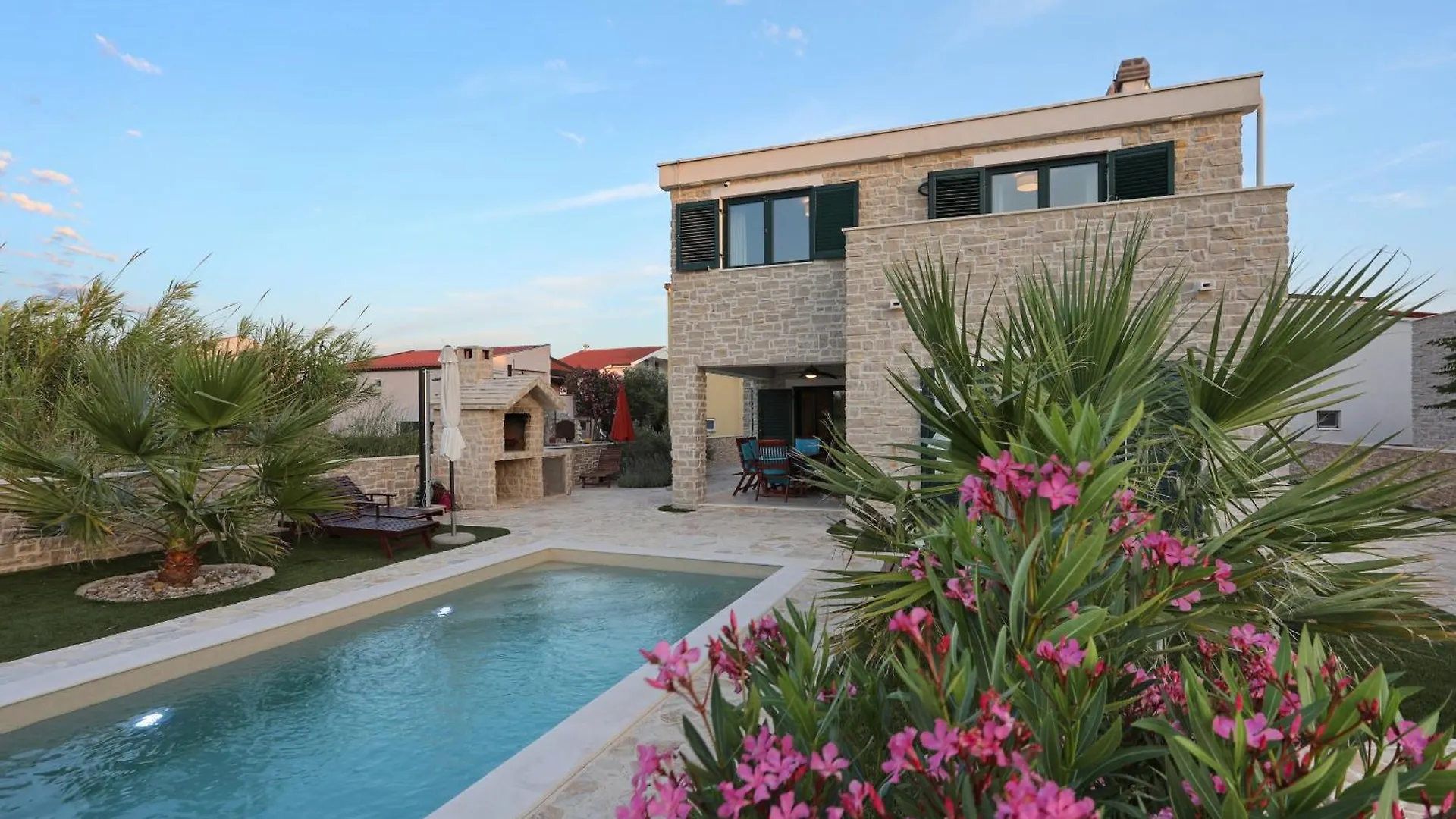 Villa Stella With Heated Swimming Pool Privlaka