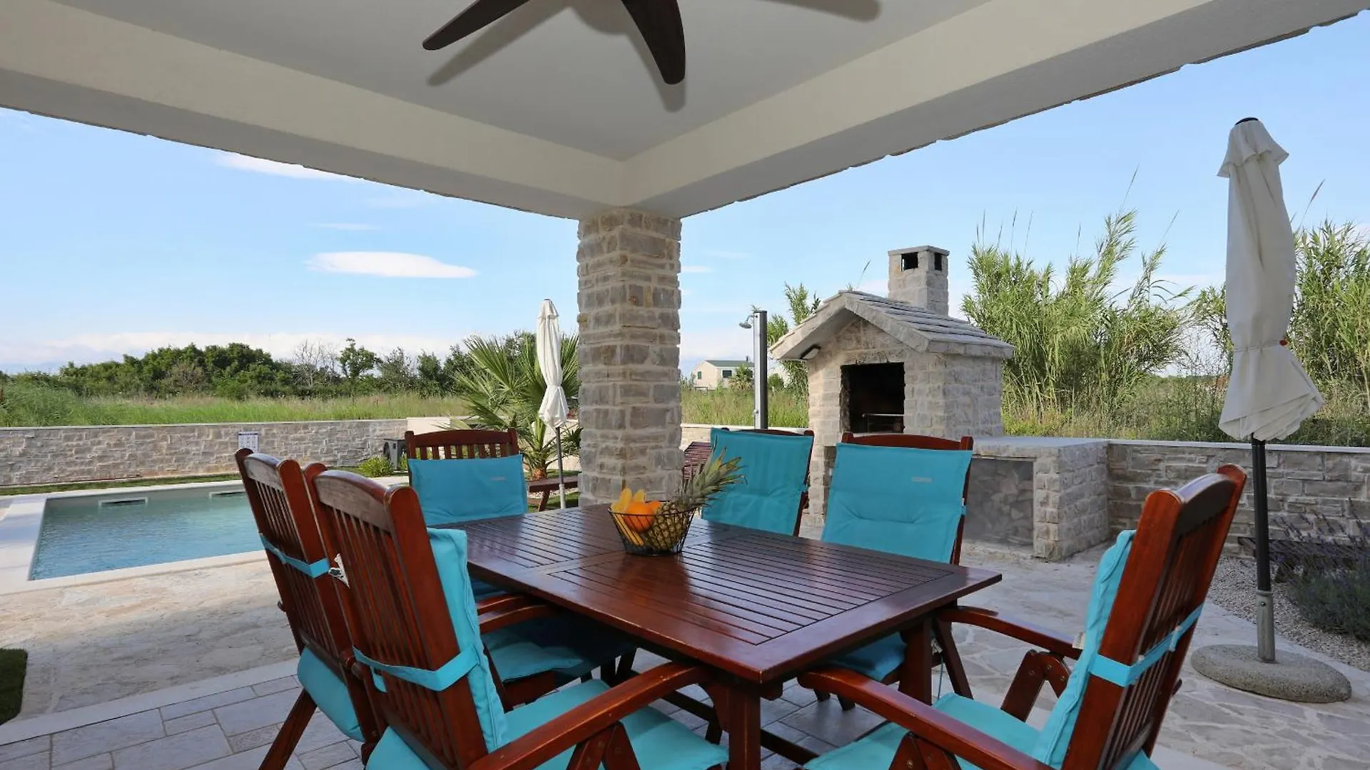 Villa Stella With Heated Swimming Pool Privlaka  Croatia
