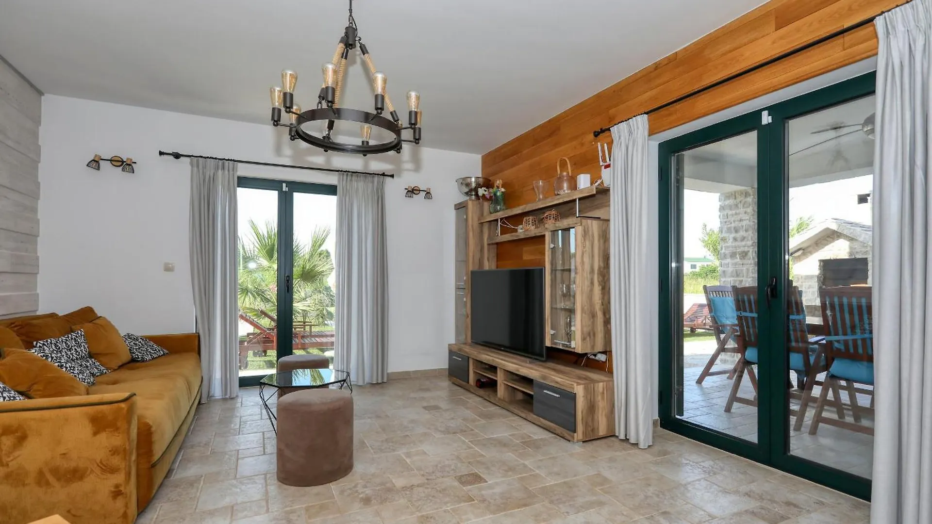 Villa Stella With Heated Swimming Pool Privlaka  0*, Privlaka (Zadar)