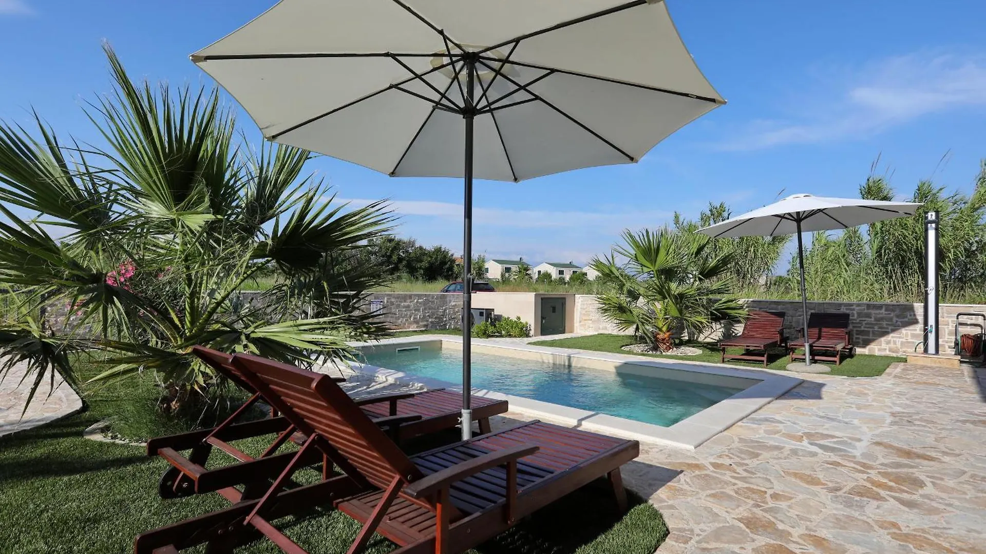 Villa Stella With Heated Swimming Pool Privlaka  Croatia