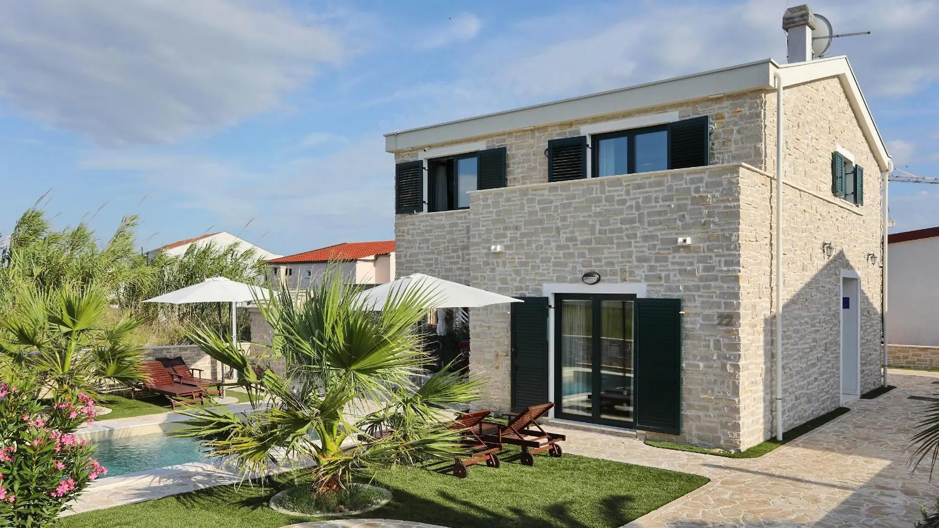 Villa Stella With Heated Swimming Pool Privlaka